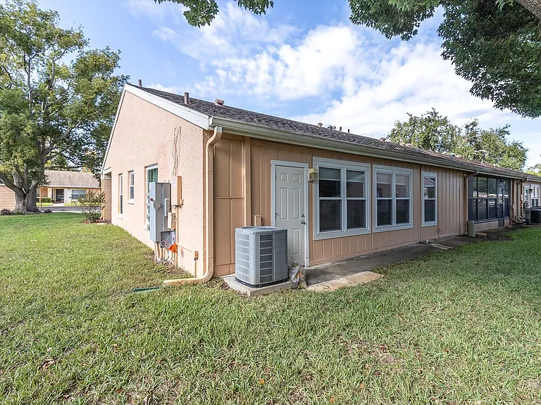4814 Grist Mill Cir — Photo 31