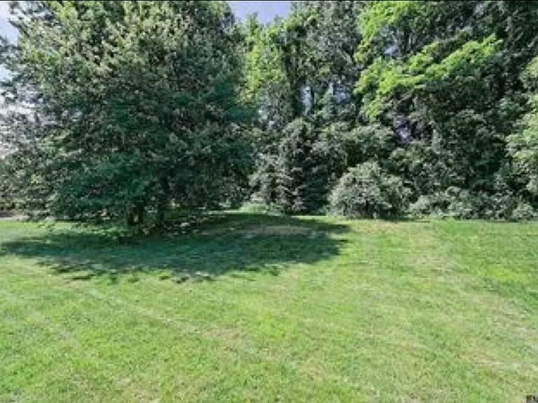 11 Cromwell Dr — Photo 22