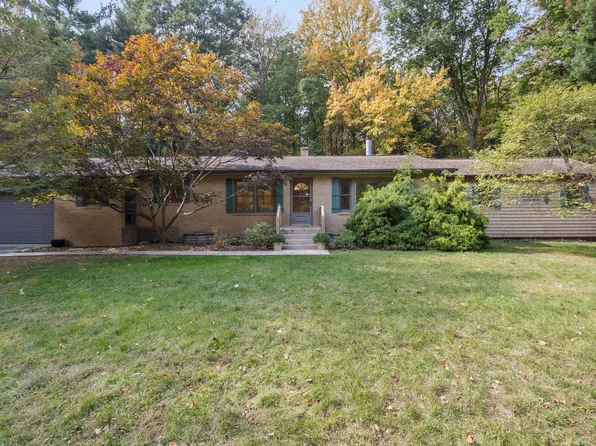 12370 Dunes Rd, Sawyer, MI 49125