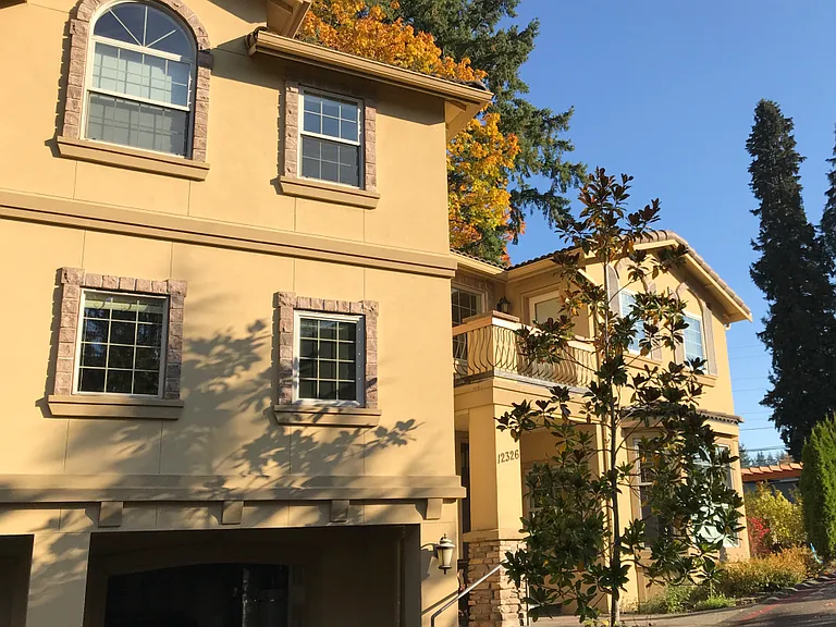 12326 NE 102nd Ln — Photo 2
