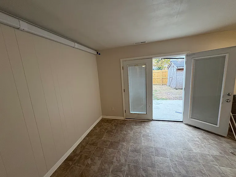 813 S Grosvenor Ct — Photo 5