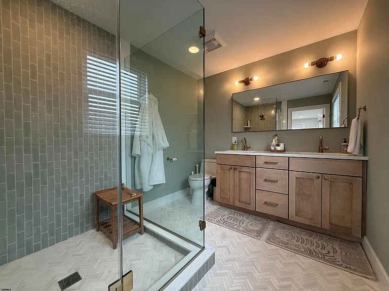 7607 Burk Ave — Photo 34