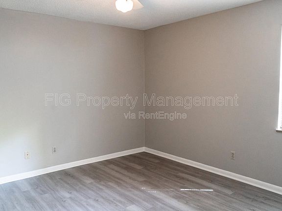 5th image of 129 Hillcrest Dr #9