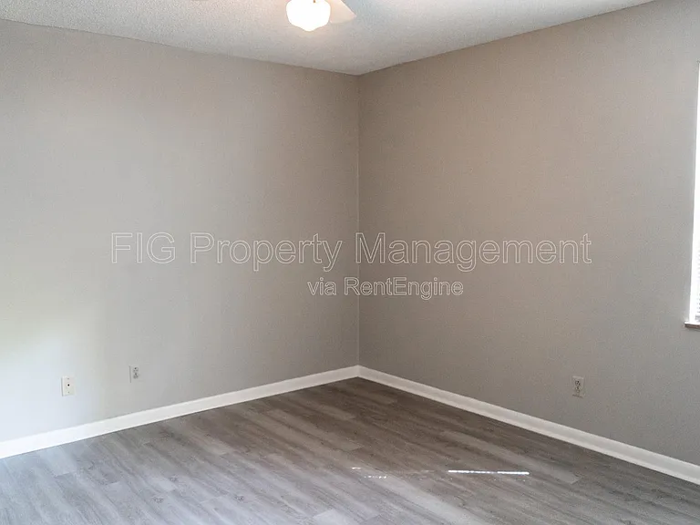129 Hillcrest Dr #9 — Photo 5