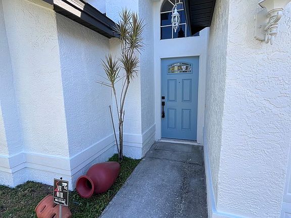 2nd image of 109 Crossbryn Ct
