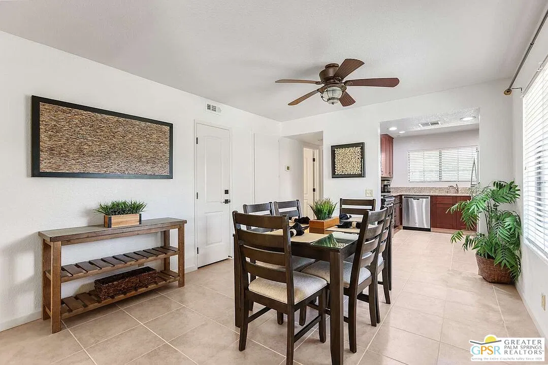 2 bed, 2.0 bath, 1175 sqft, $3,900 — Photo 3