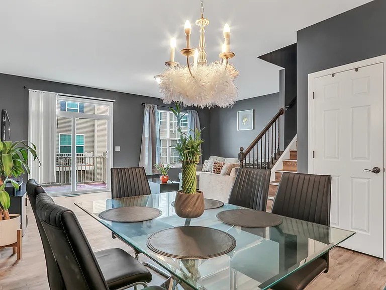 214 Lionel Dr — Photo 3