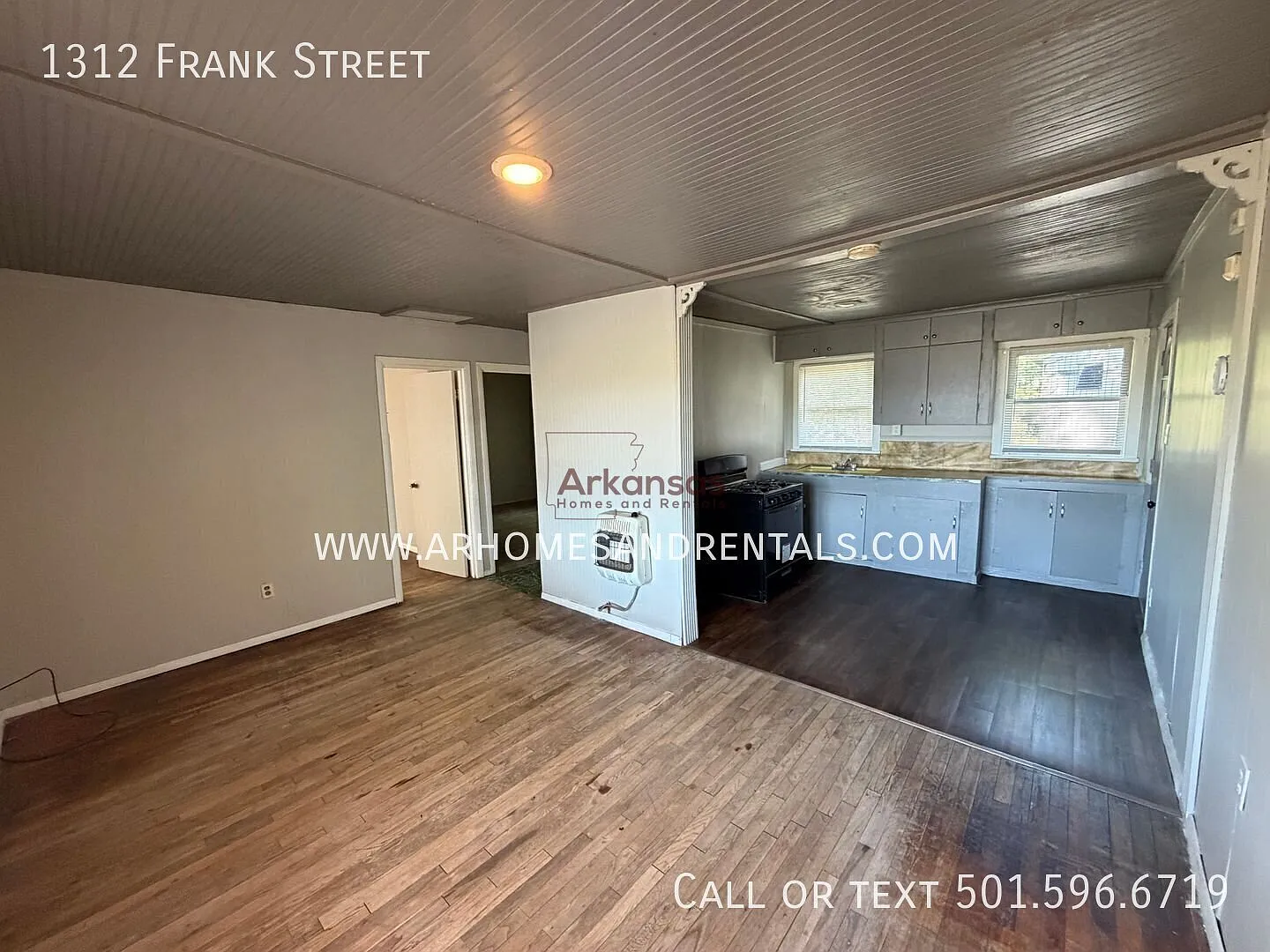 1/2 Off First Month's Rent ~ 1312 Frank Street ~ 2 Bedrooms | 1 Bathroom — Photo 3