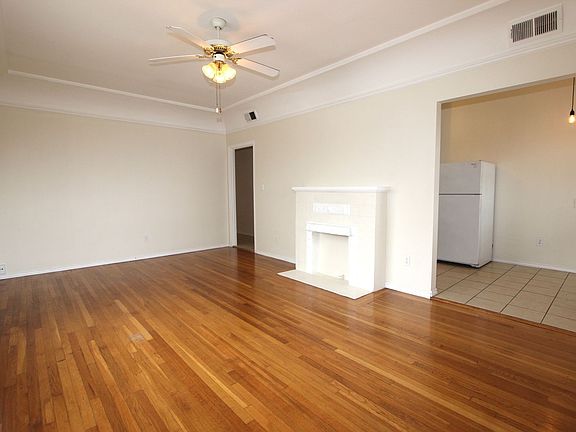 4th image of 3068 Columbia St #0