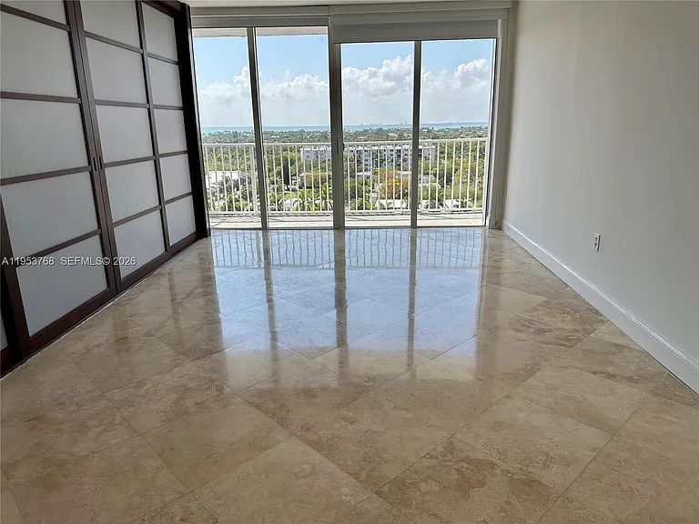 881 Ocean Dr #10D — Photo 8