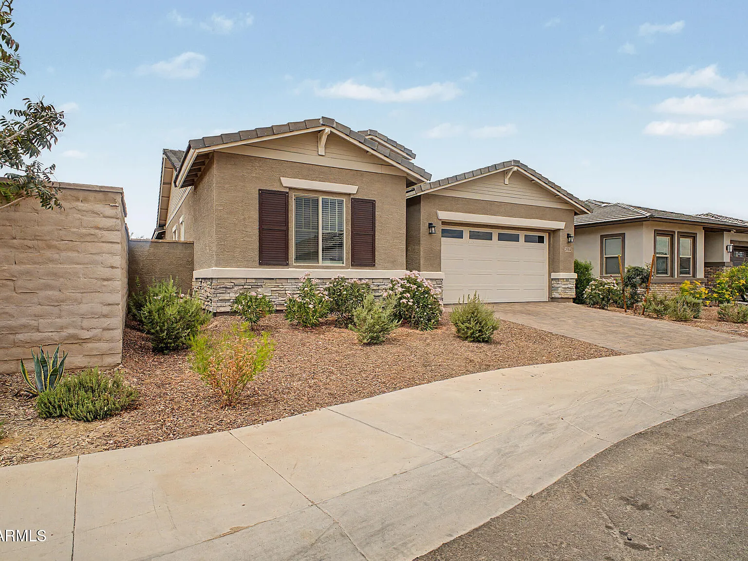 4 bed, 3.0 bath, 2270 sqft, $2,500 — Photo 2