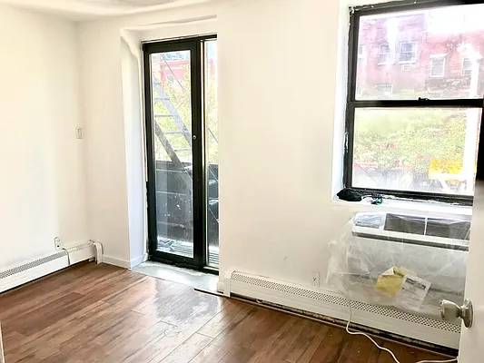 Rented by SERHANT. | media 19