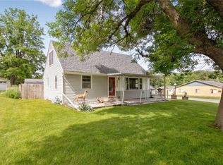 2622 E Douglas Ave, Des Moines, IA 50317