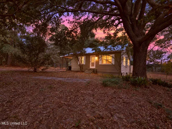 1006 W Hinton Ave, Lumberton, MS 39455