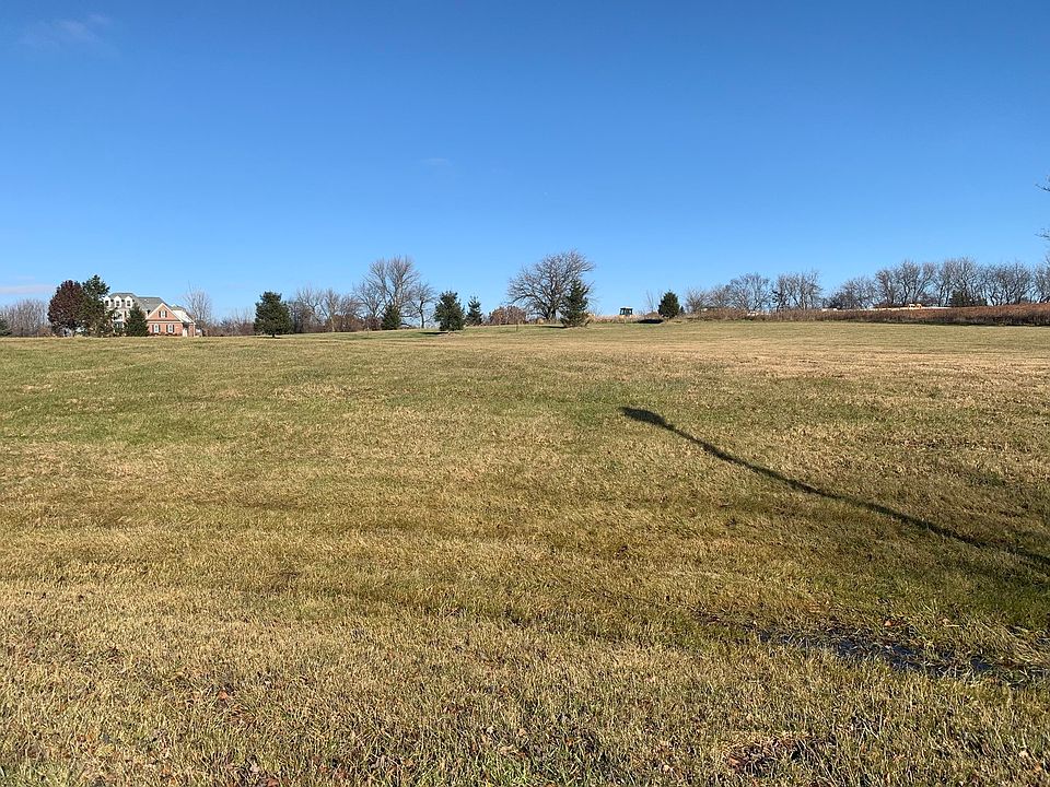 2nd image of 5N343 S Ridge Ln
