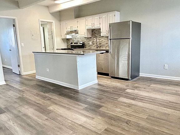 4th image of 815 E Ellsworth Ave APT 103