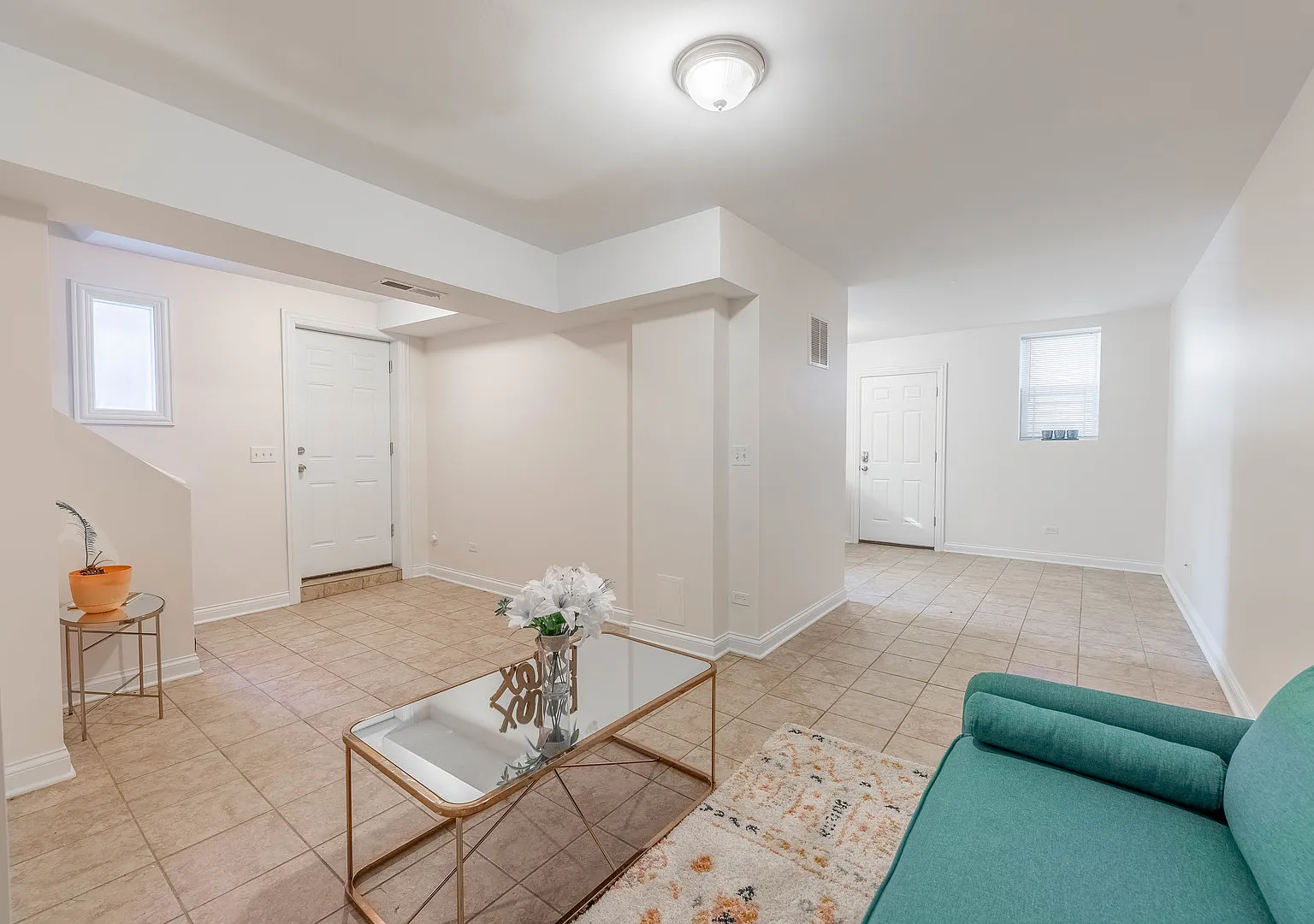 2 bed, 1000 sqft, $2,200 — Photo 1
