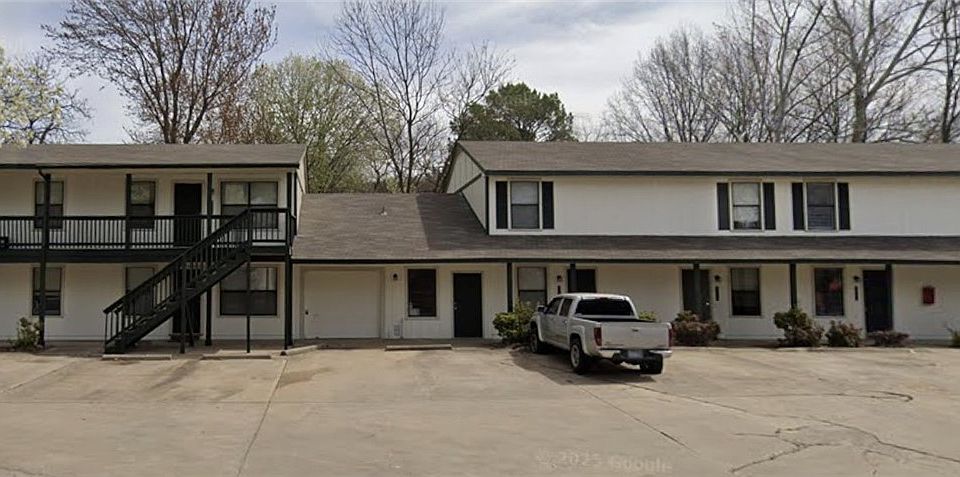 1st image of 2748-2772 N Barcelona Ave