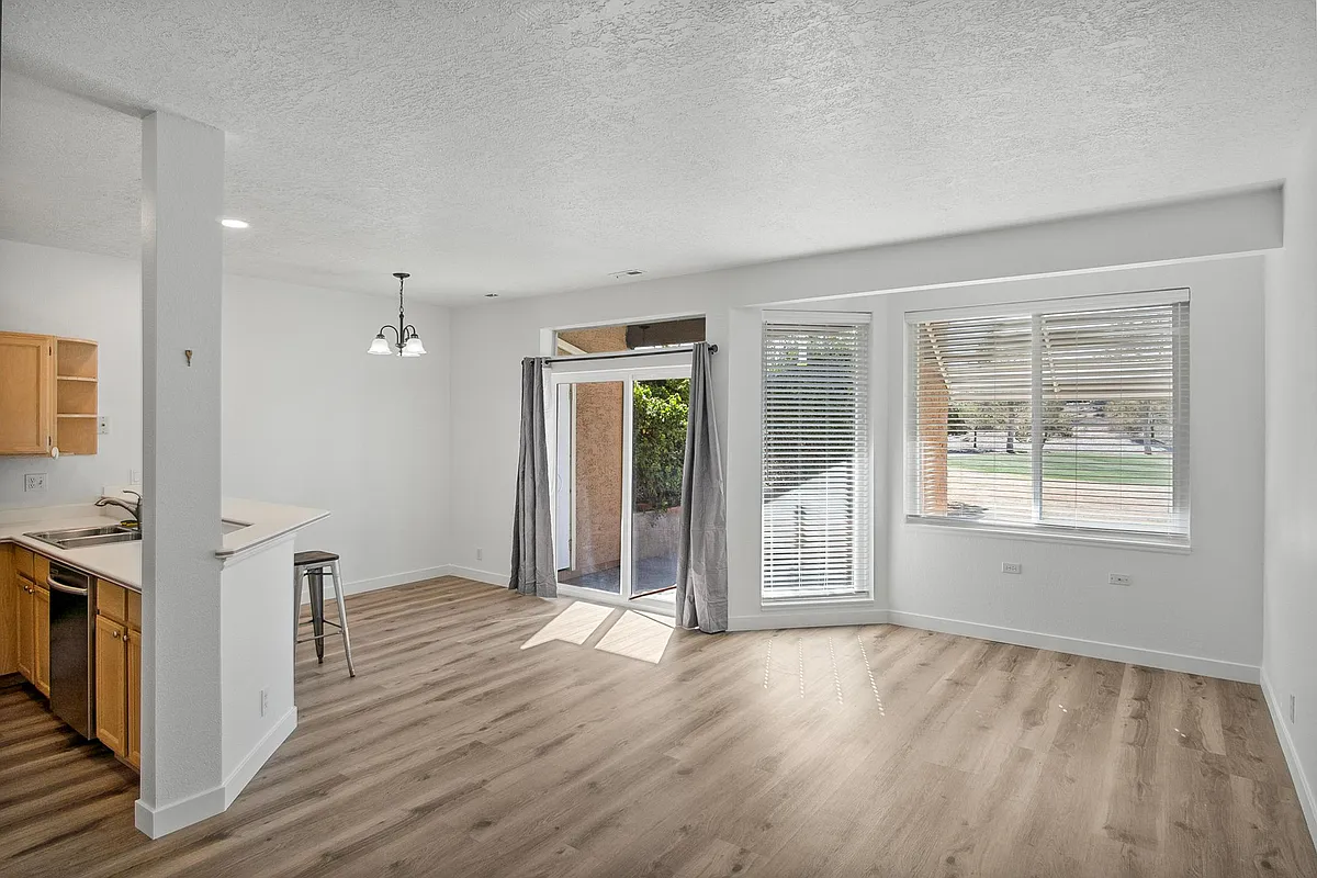 Building Photo - 2050 S 1400 E #C102