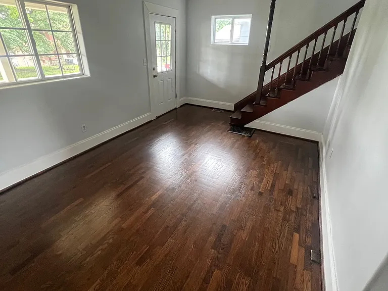 5637 Forest Ave — Photo 2