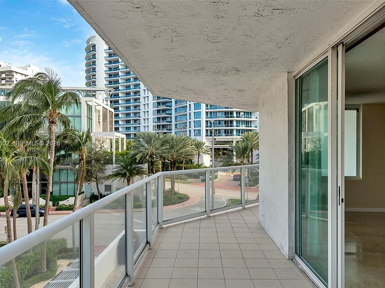 5900 Collins Ave #408 — Photo 5