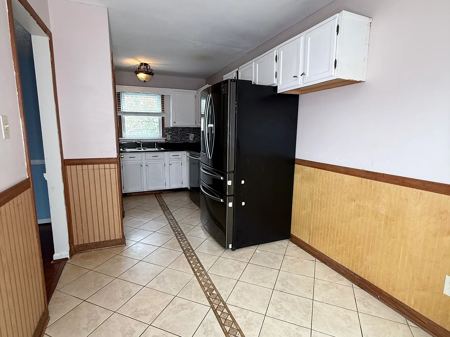 3 bed, 1700 sqft, $2,400 — Photo 2