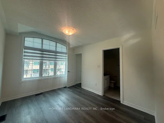 5 Thomas Frisby Jr Cres — Photo 8