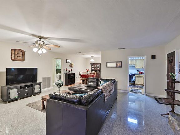 5th image of 407 Bon Aire Ave