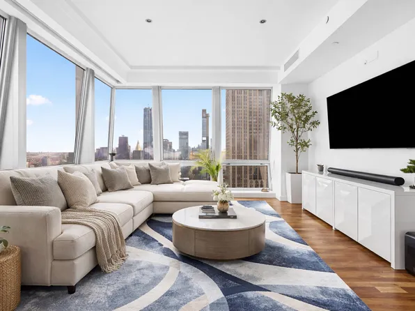 400 Fifth Avenue image 1 of 13