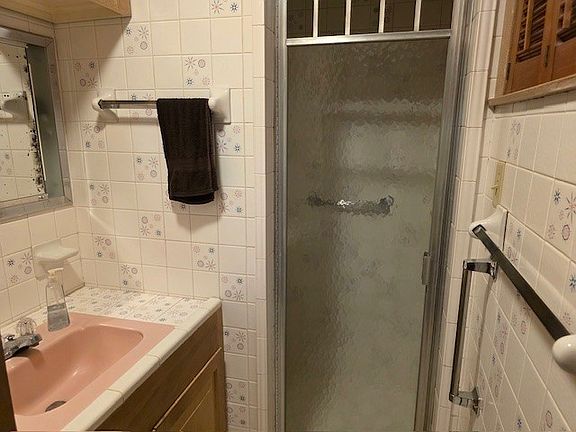 5th image of 2232 Saint Vincent Ave