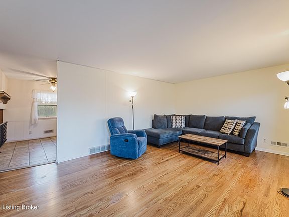 3rd image of 5312 Sprigwood Ln
