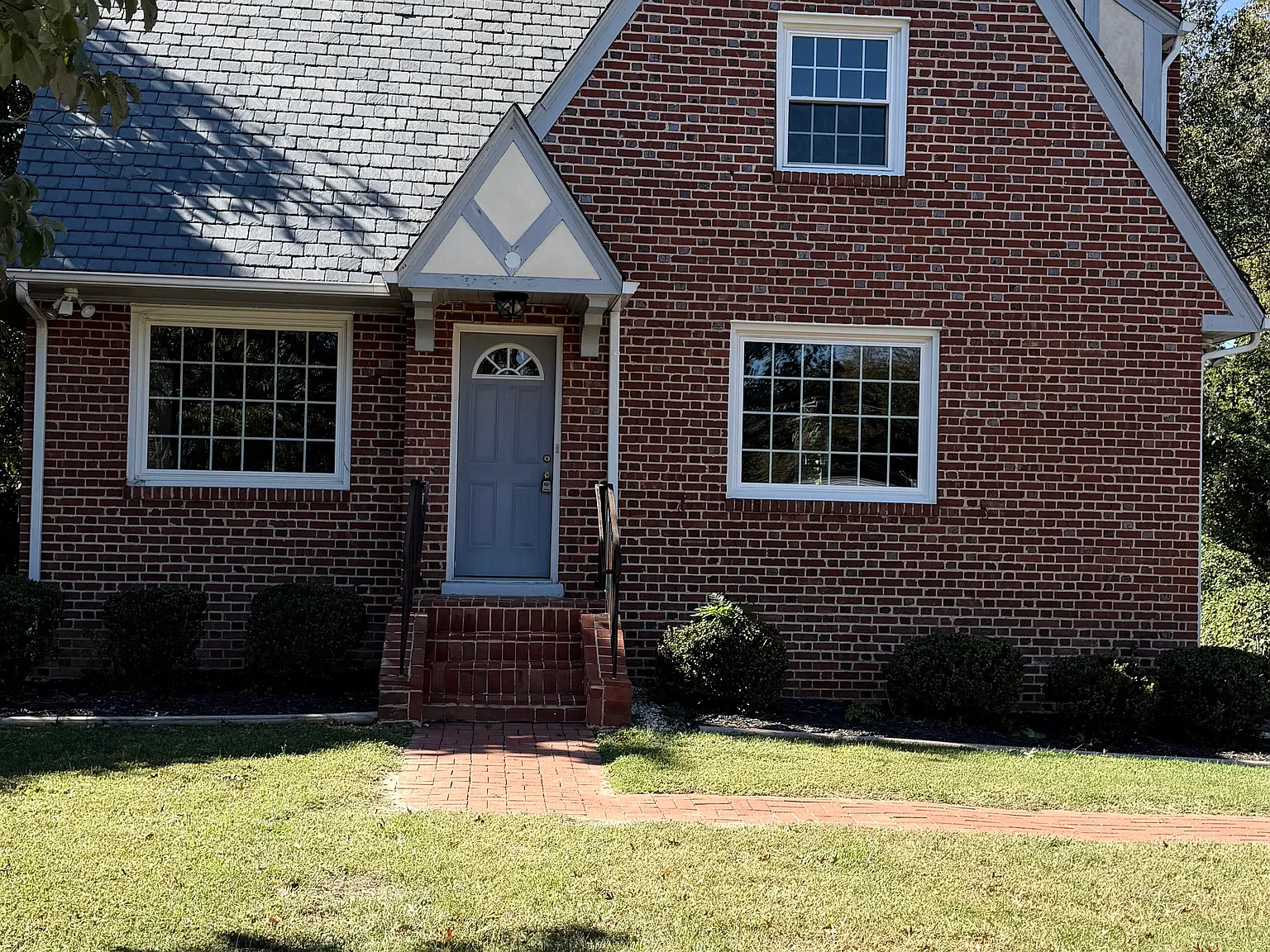 3 bed, 1476 sqft, $2,200 — Photo 1