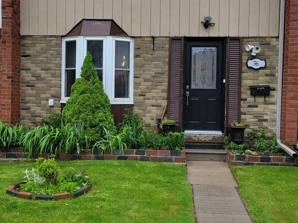 900 Central Park Dr #36, Brampton, ON L6S 3J6