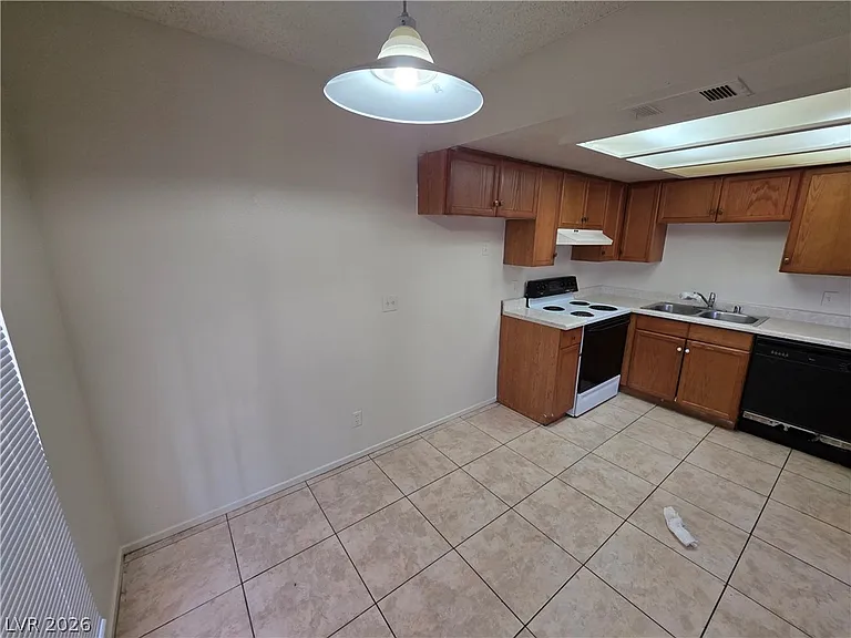 4300 N Lamont St #232 — Photo 8