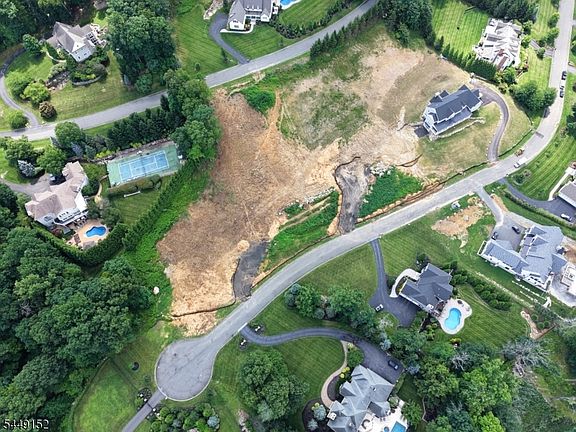 5th image of 28 Windemere Way