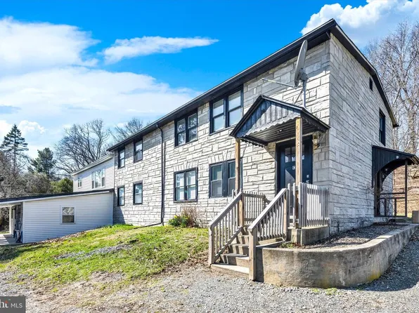 24 Tulip Ln, Fleetwood, PA 19522