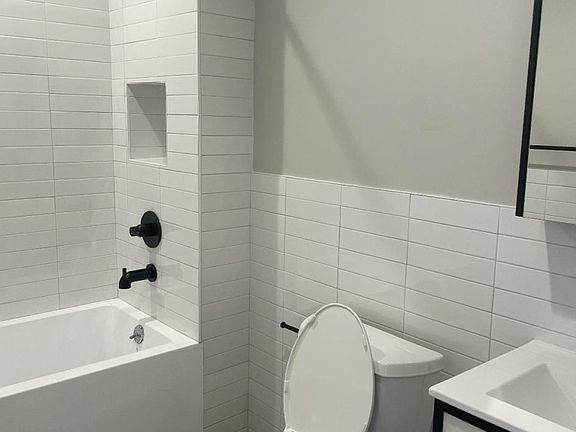 5th image of 2790 University Ave #1
