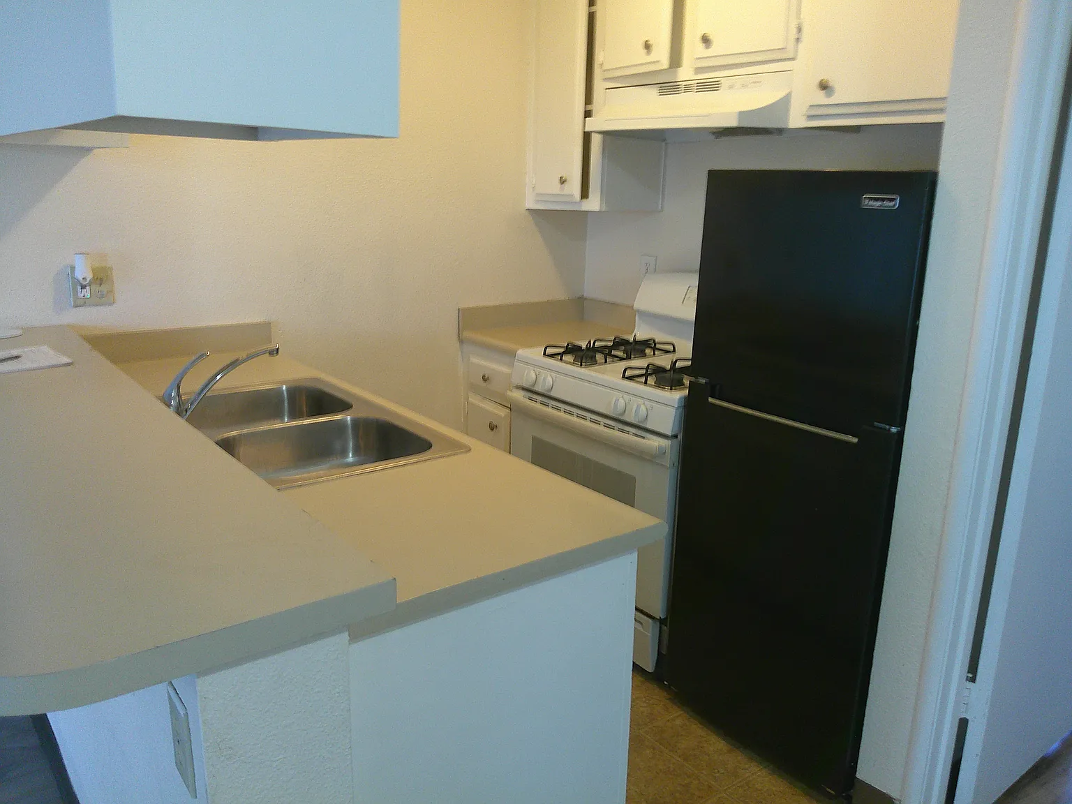 1 bed, 500 sqft, $1,200 — Photo 4