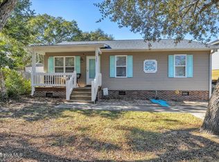135 NE 36th St, Oak Island, NC 28465