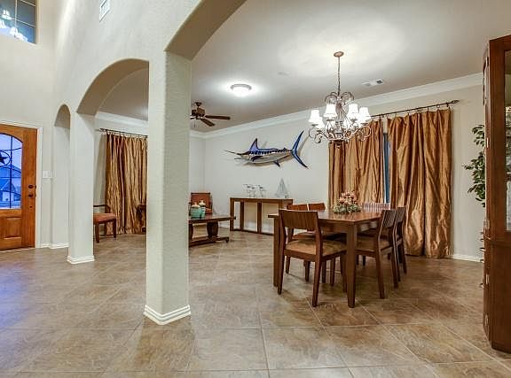 3rd image of 2804 Pinnacle Dr