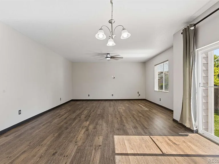 92 Homestead Way — Photo 11
