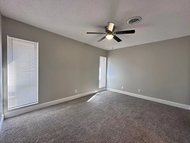 The Hammond Apartments — Photo 172