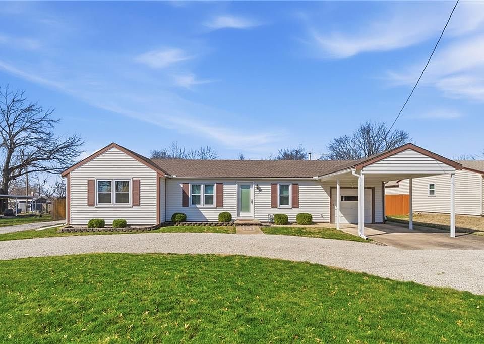 1st image of 409 S Madison St