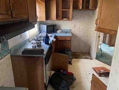 4th image of 60 Fountain Lake Dr