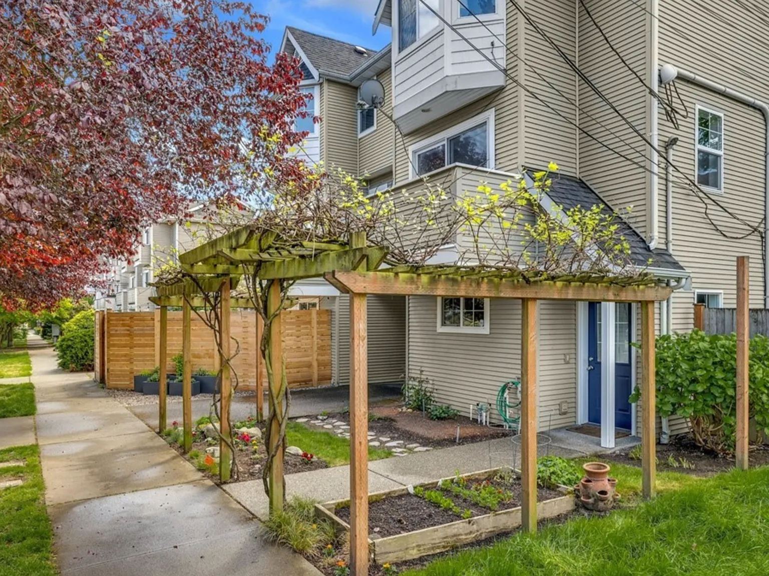 2 bed, 1080 sqft, $2,850 — Photo 2