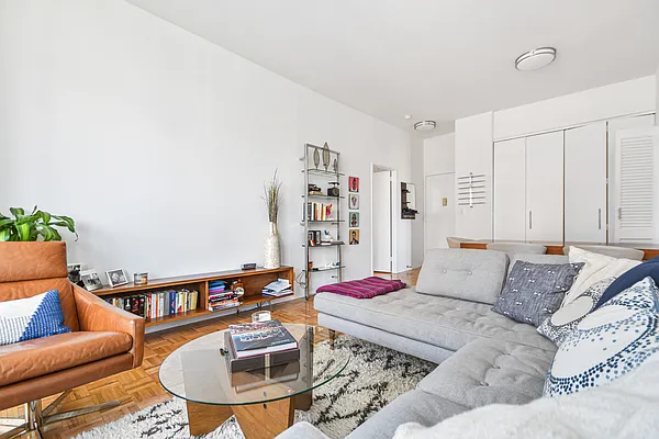 Rented by Compass | media 32