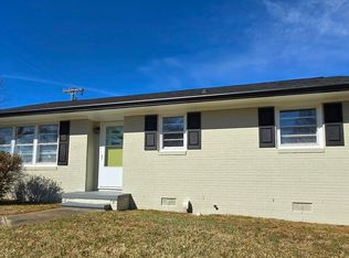 383 Harden St, Burlington, NC 27215