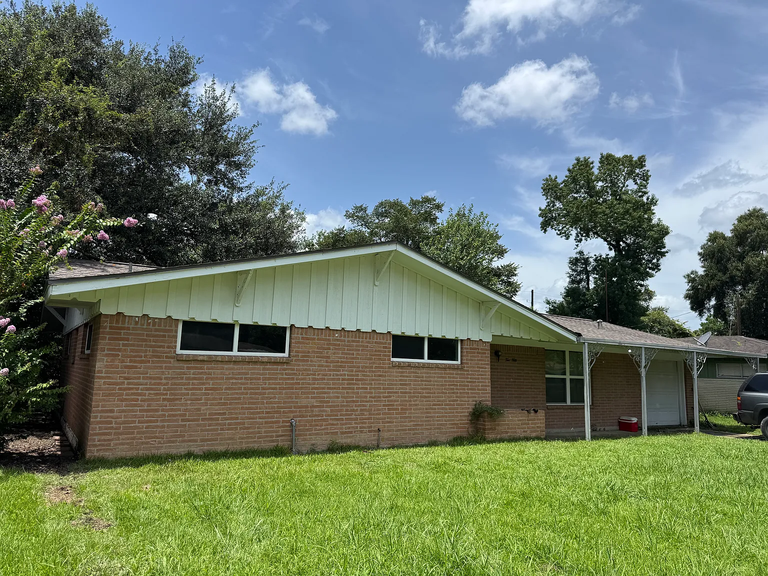 3 bed, 1.5 bath, 1275 sqft, $1,500 — Photo 1