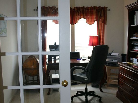 4th image of 5217 Yellow Birch Dr