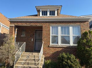 8639 S Kingston Ave, Chicago, IL 60617